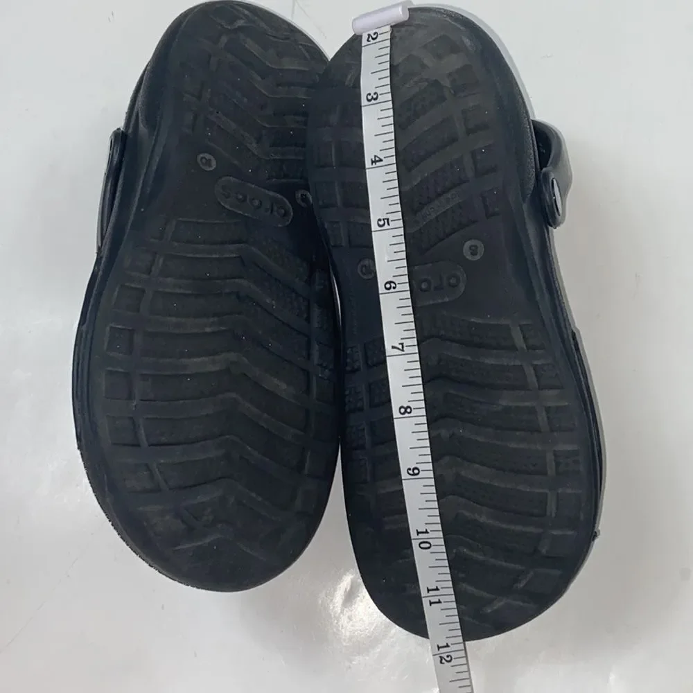 Crocs Women Unixes Size 10 Mens Size 8. shoes